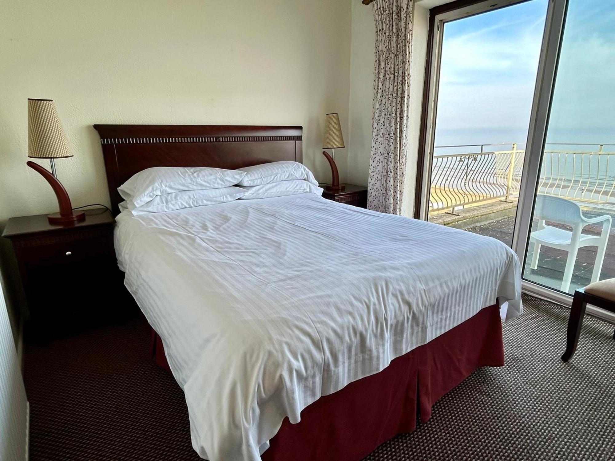 Bay View - Seafront, Sandown - Free Car Ferry For Bookings Of 3 Or More Nights, Subject To Availability Extérieur photo